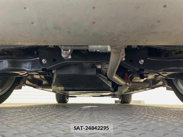 Toyota CROWN 2024-10 8216115-18