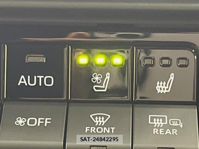Toyota CROWN 2024-10 8216115-5