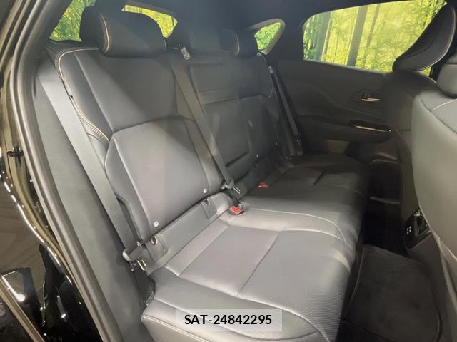 Toyota CROWN 2024-10 8216115-8