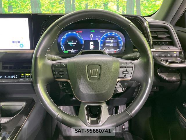 Toyota CROWN 2023-11 8216173-10