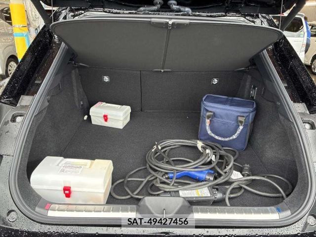 Toyota CROWN 2024-05 8216385-6