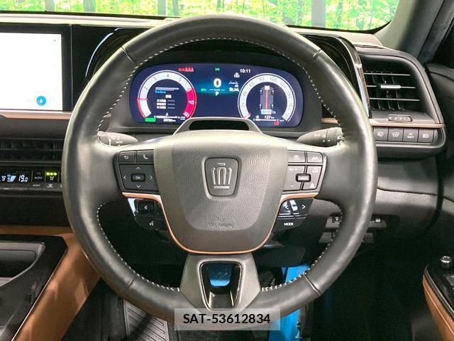 Toyota CROWN 2024-03 8218316-10