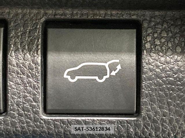 Toyota CROWN 2024-03 8218316-6