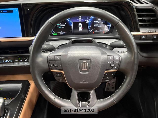 Toyota CROWN 2024-03 8218425-10