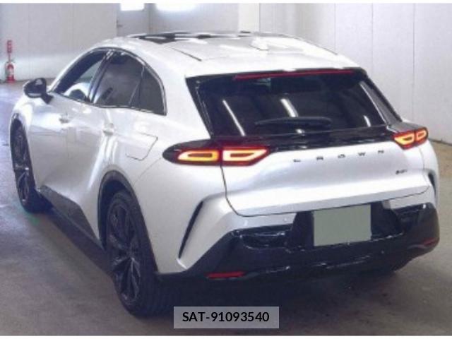 Toyota CROWN 2023-11 8218912-1