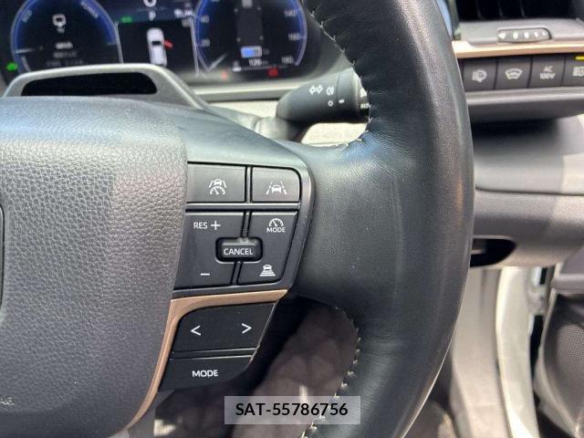 Toyota CROWN 2024-11 8218993-13