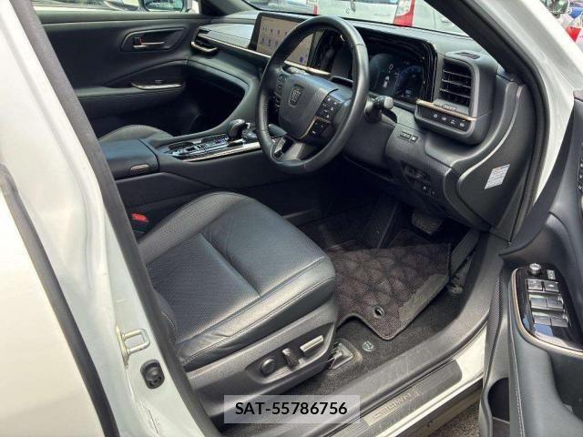 Toyota CROWN 2024-11 8218993-4