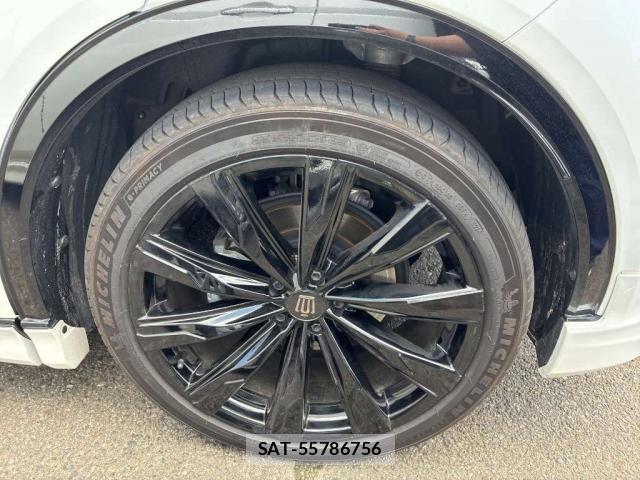 Toyota CROWN 2024-11 8218993-9