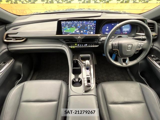Toyota CROWN 2023-12 8219916-1
