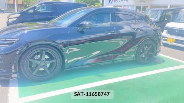 Toyota CROWN 2024-06 8220041-1