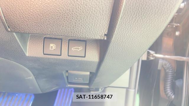 Toyota CROWN 2024-06 8220041-10