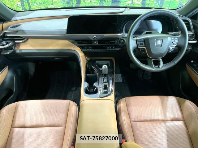 Toyota CROWN 2024-12 8220849-1