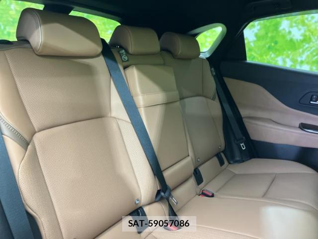 Toyota CROWN 2024-08 8221591-4