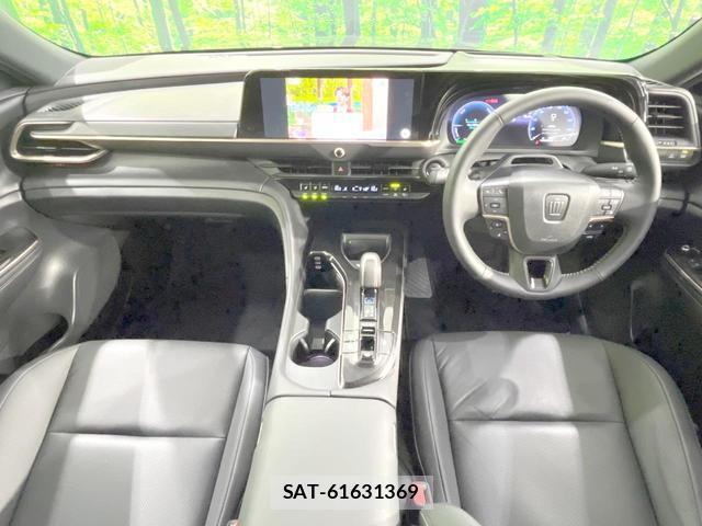 Toyota CROWN 2024-07 8221857-1