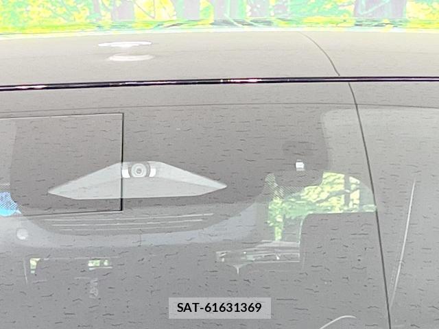 Toyota CROWN 2024-07 8221857-4