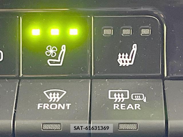Toyota CROWN 2024-07 8221857-6