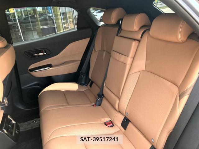 Toyota CROWN 2024-10 8222173-19