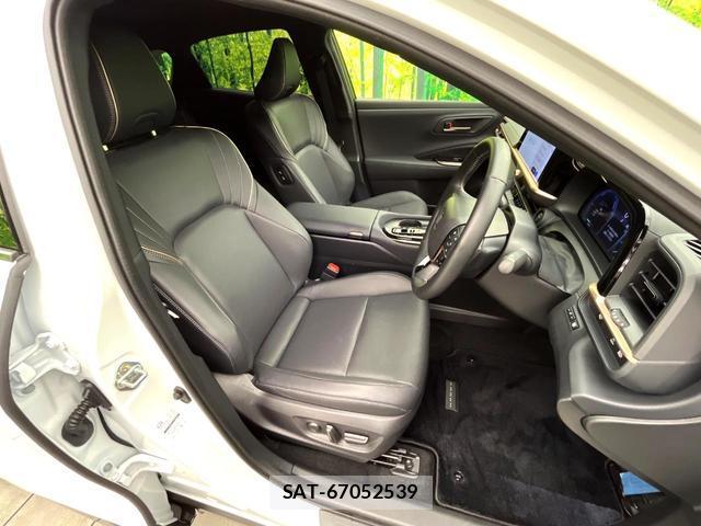 Toyota CROWN 2024-12 8222749-7