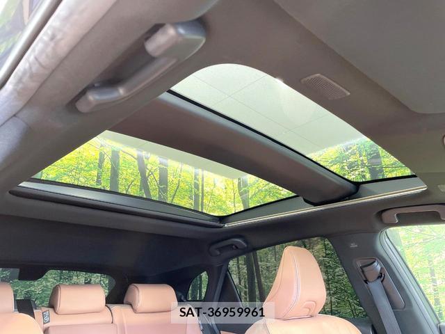 Toyota CROWN 2023-11 8223289-2