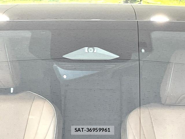 Toyota CROWN 2023-11 8223289-5
