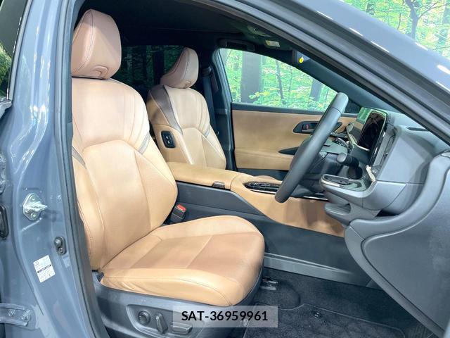Toyota CROWN 2023-11 8223289-7