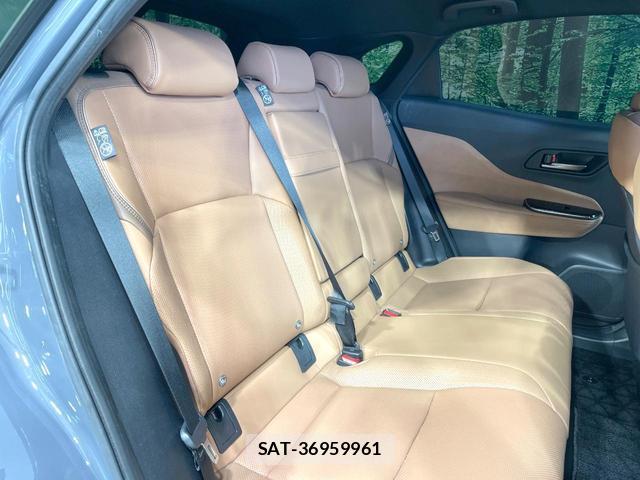 Toyota CROWN 2023-11 8223289-8