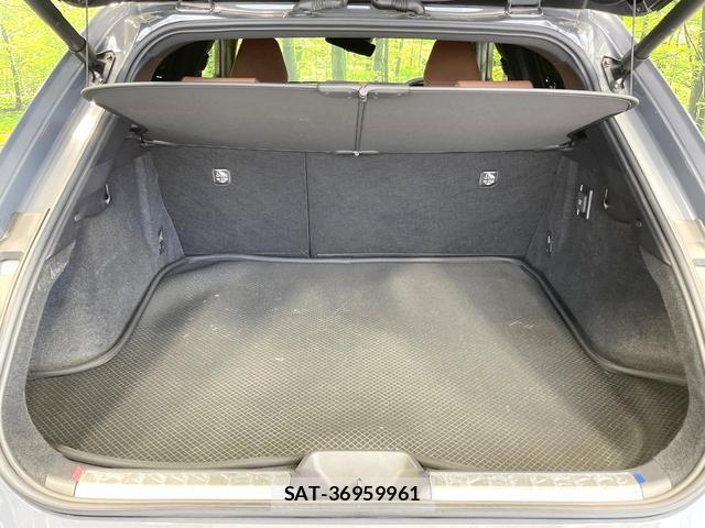 Toyota CROWN 2023-11 8223289-9