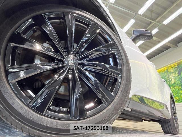 Toyota CROWN 2023-12 8223995-12