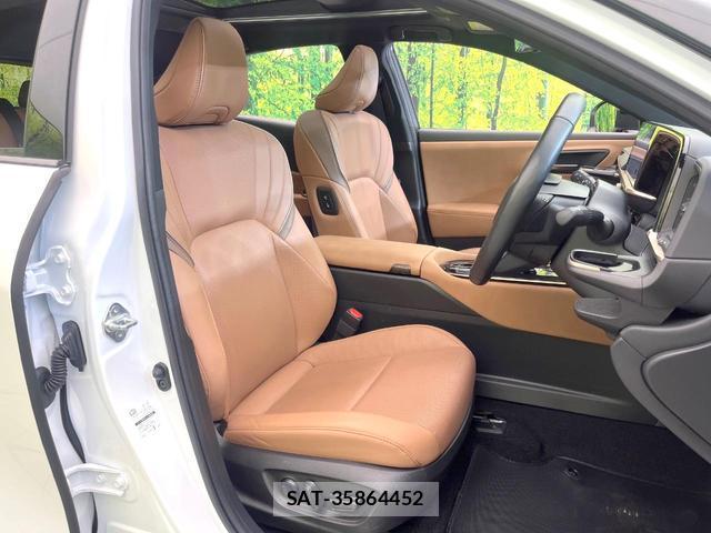 Toyota CROWN 2024-02 8224140-7