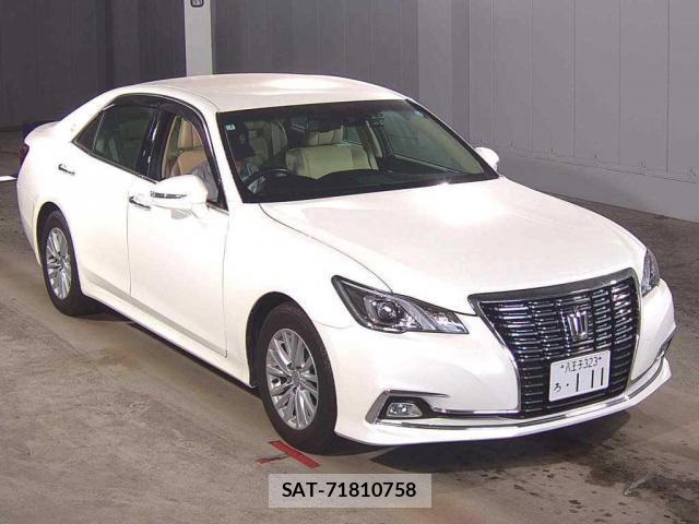Toyota CROWN 2017 8218100-0