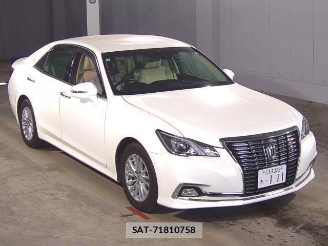Toyota CROWN 2017 8218100-3