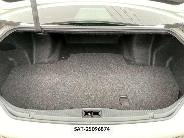Toyota CROWN 2016-03 8218129-16