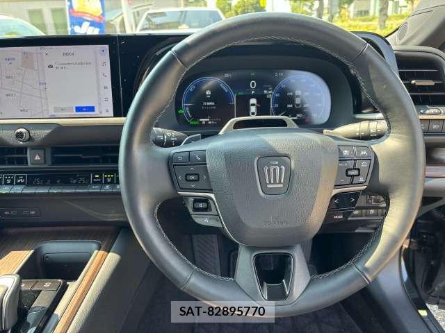 Toyota CROWN 2024-02 8218372-7