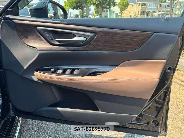 Toyota CROWN 2024-02 8218372-8