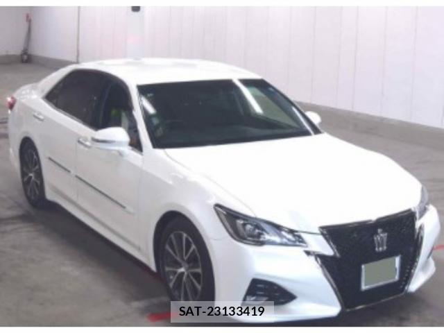 Toyota CROWN 2016-02 8218944-0
