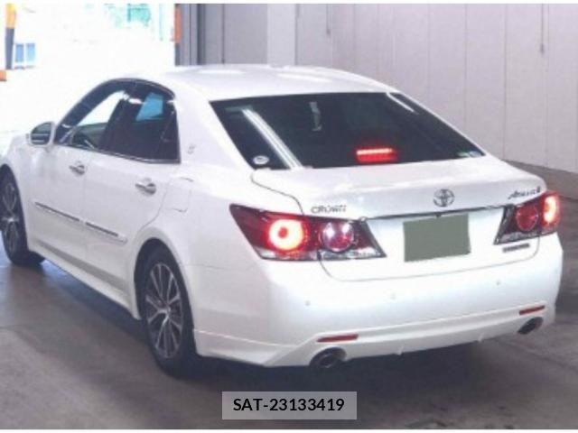 Toyota CROWN 2016-02 8218944-1