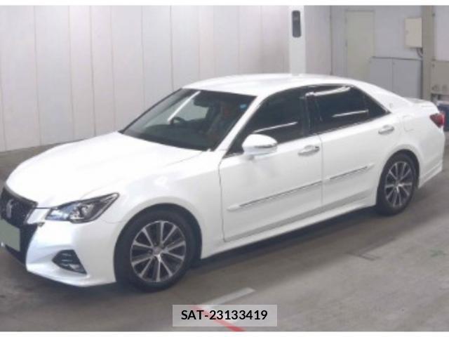 Toyota CROWN 2016-02 8218944-3