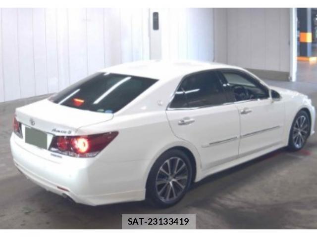 Toyota CROWN 2016-02 8218944-4
