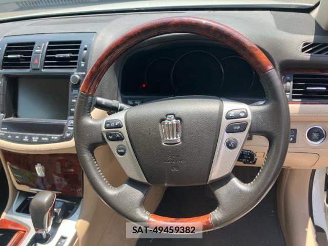 Toyota CROWN 2012-06 8219573-16