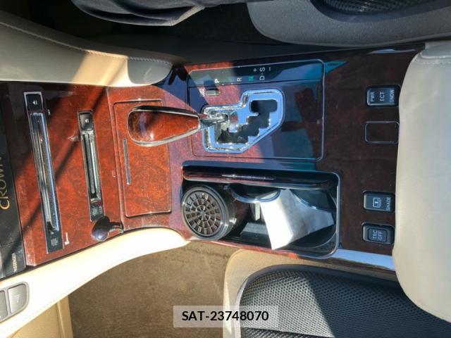Toyota CROWN 2007-09 8219824-11