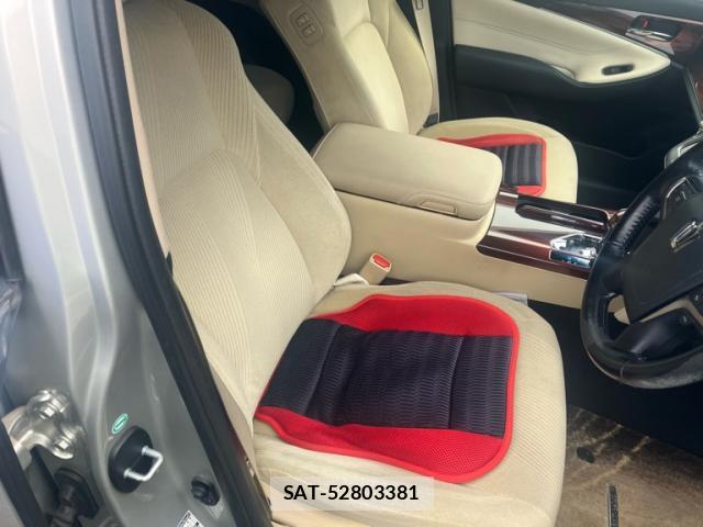Toyota CROWN 2014-04 8219837-15