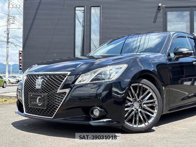 Toyota CROWN 2013-07 8220818-1