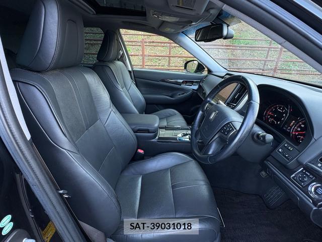 Toyota CROWN 2013-07 8220818-10