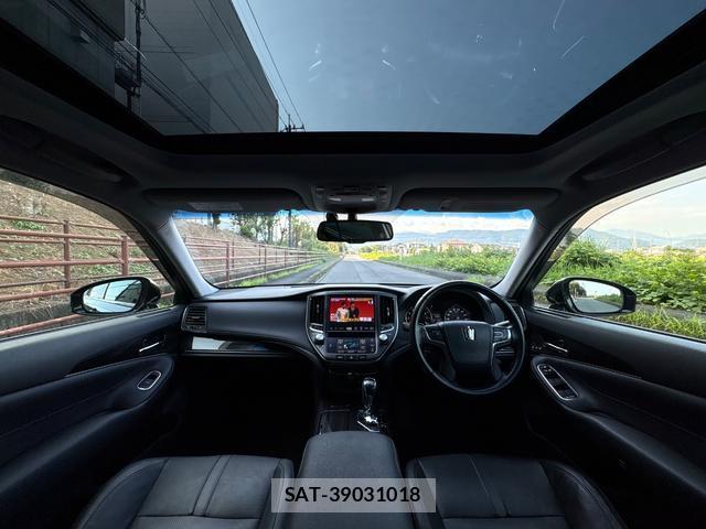 Toyota CROWN 2013-07 8220818-2