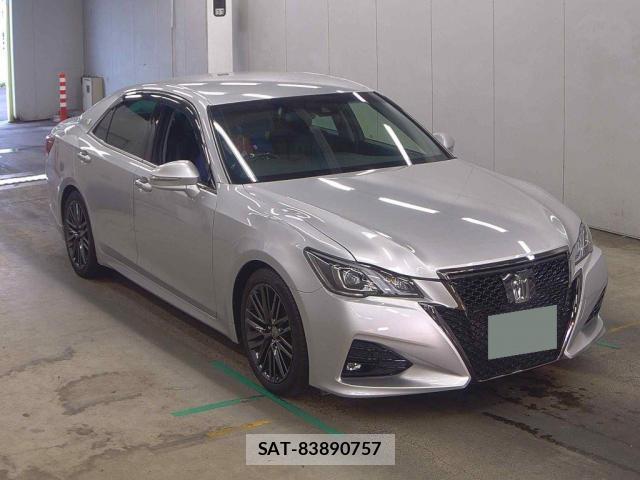 Toyota CROWN 2017-10 8221429-0