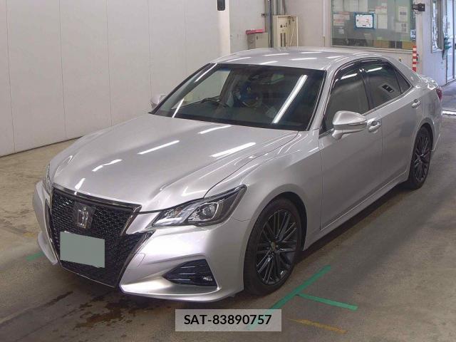 Toyota CROWN 2017-10 8221429-3