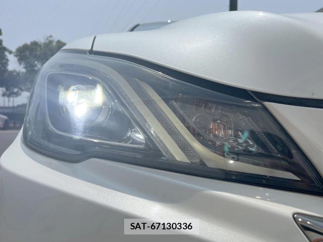 Toyota CROWN 2015-11 8221557-11