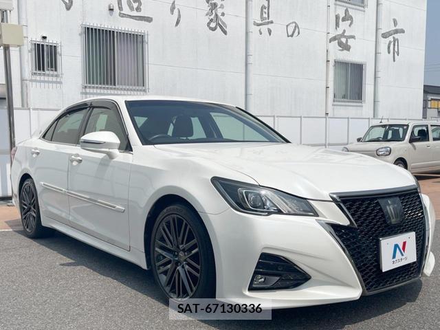 Toyota CROWN 2015-11 8221557-15