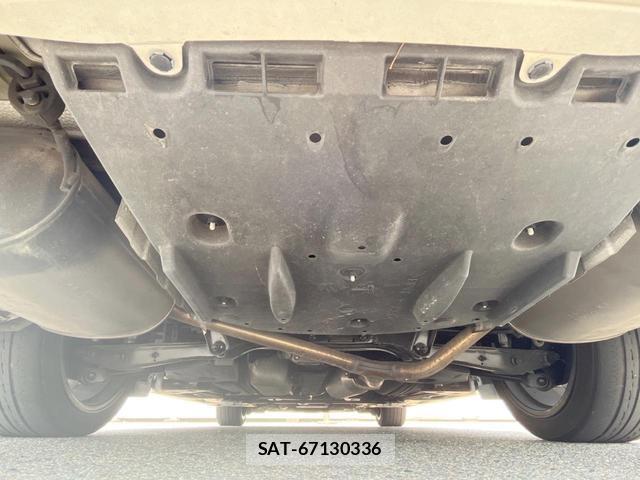 Toyota CROWN 2015-11 8221557-18