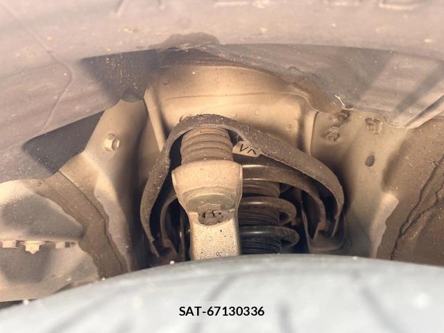 Toyota CROWN 2015-11 8221557-19